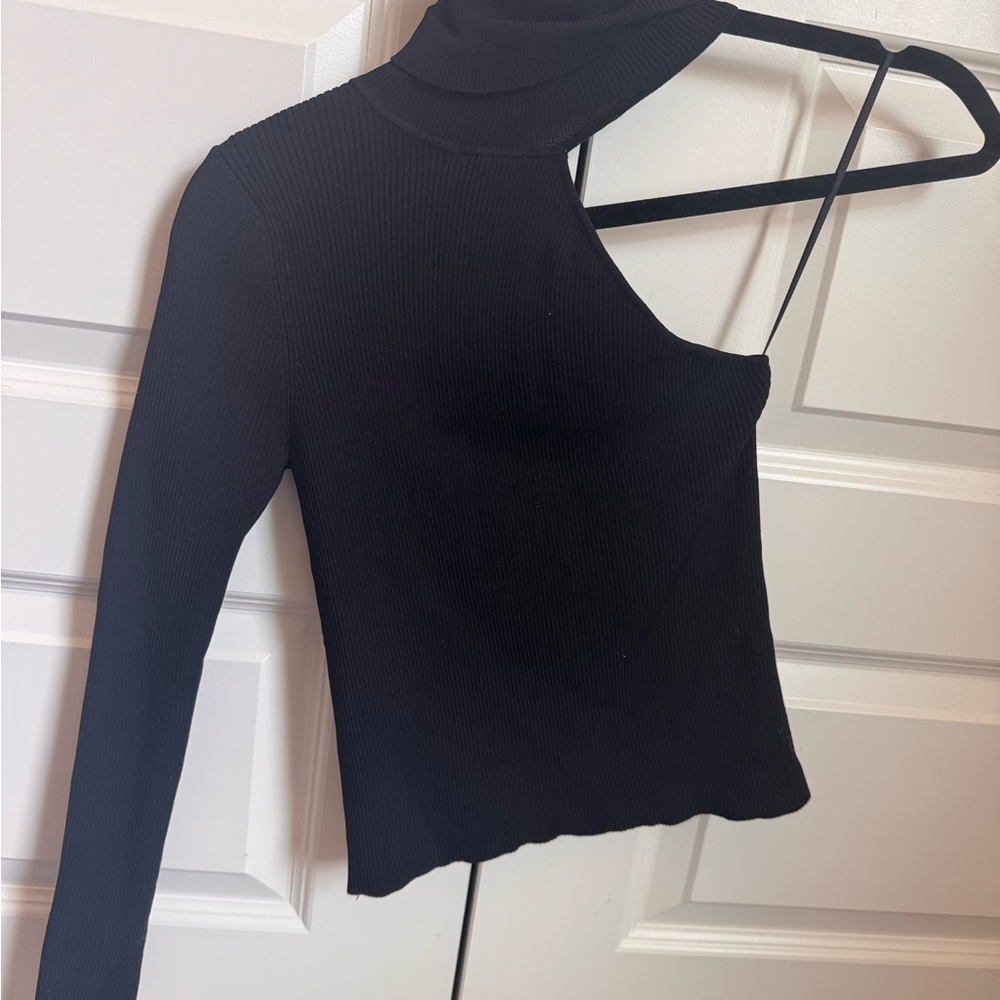 Elegant Black One-Shoulder Top